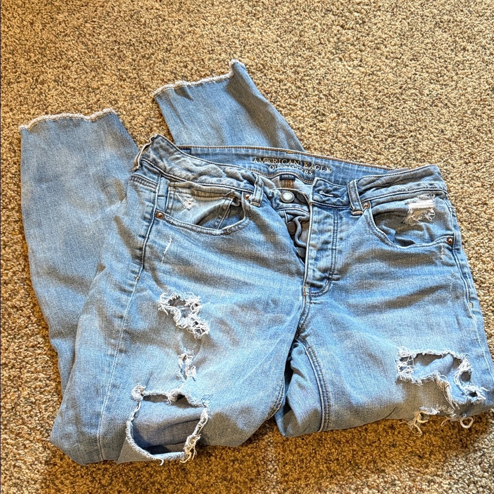 American Eagle Outfitters Light Blue Distressed Tomgirl Jeans